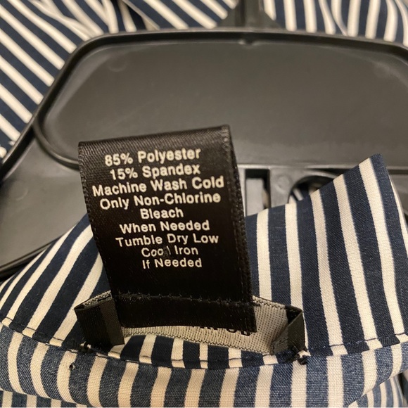 Ann Taylor Womens Shirt 2 Black White Striped Sleeveless Cowl Neck Back Tie - Picture 4 of 4